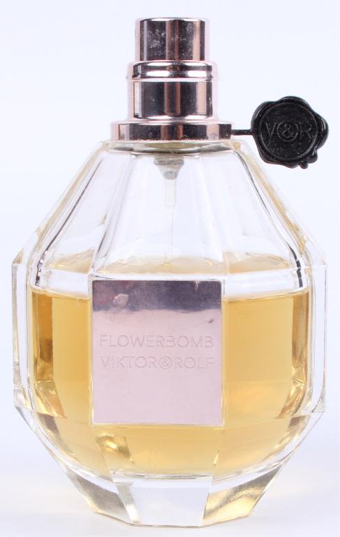 Lot 11772: VIKTOR & ROLF PERFUME FLOWERBOMB 100 ML 60% FULL