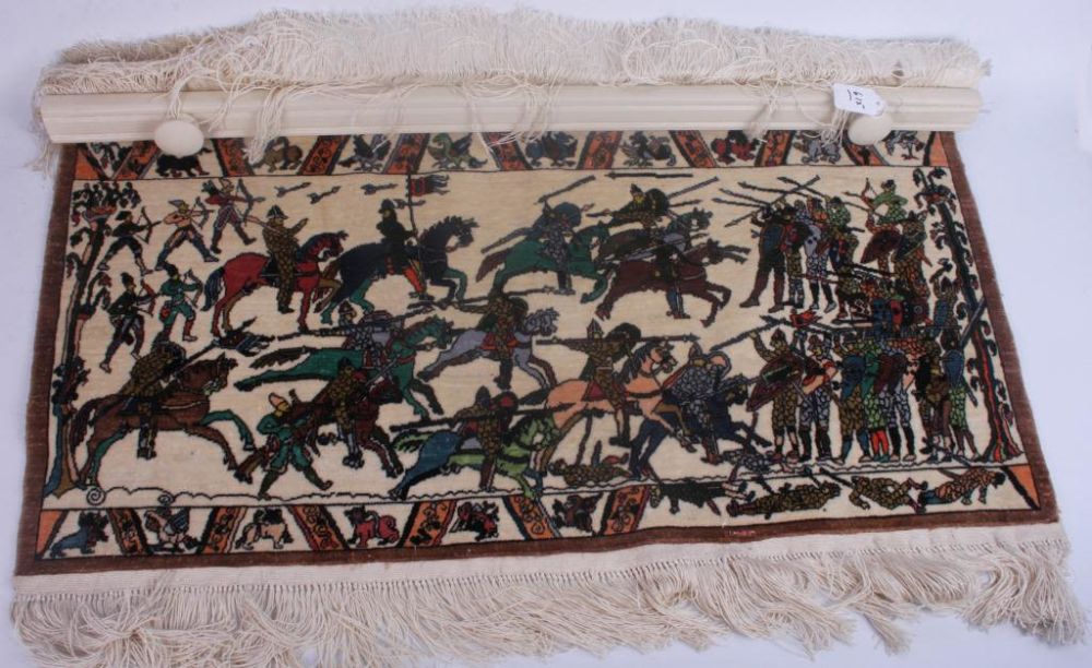 Lot 11778: VINTAGE VICTORIAN KNIGHTS HANGING WOVEN TAPESTRY