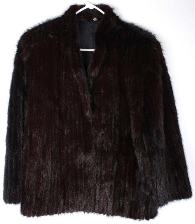 Lot 11796: WOMEN'S MINK FUR COAT MADE IN HONG KONG