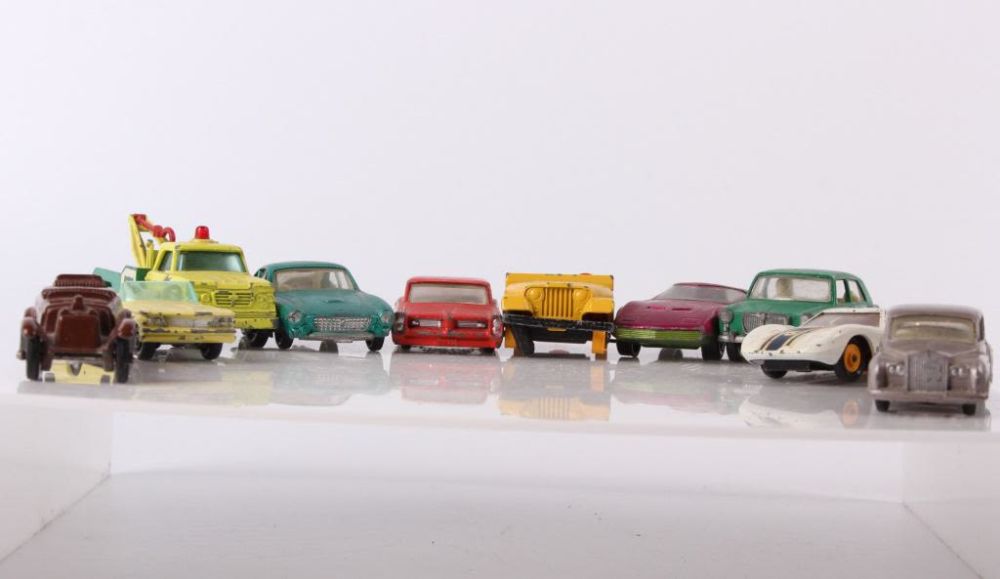 Lot 11820: LISNEY & TOOTSIE TOY ASSORTED MATCHBOX CARS - (10)