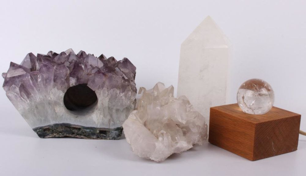 Lot 11834: ASSORTED QUARTZ &  AMETHYST CRYSTALS - LOT OF 4