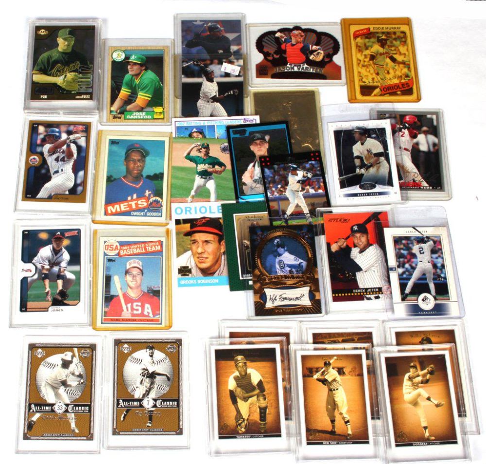 Lot 11857: LARGE COLLECTION OF ENCASED BASEBALL CARDS