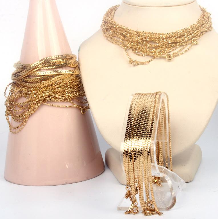 Lot 116154: GOLD-TONED CHAINS - LOT OF 48