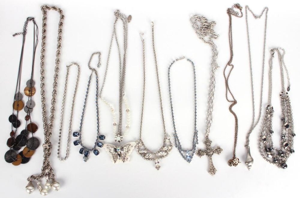 Lot 116160: VINTAGE ESTATE JEWELRY - RHINESTONE NECKLACES ETC