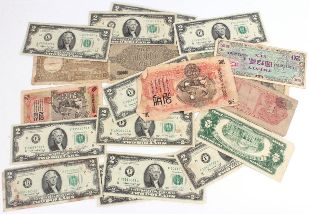 Lot 116234: ASSORTED VINTAGE US & FOREIGN BILLS - LOT OF 21
