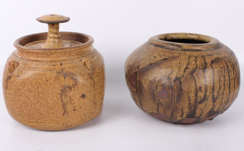 Lot 116258: MODERN ART VASES DECORATIVE POTS- LOT OF 2