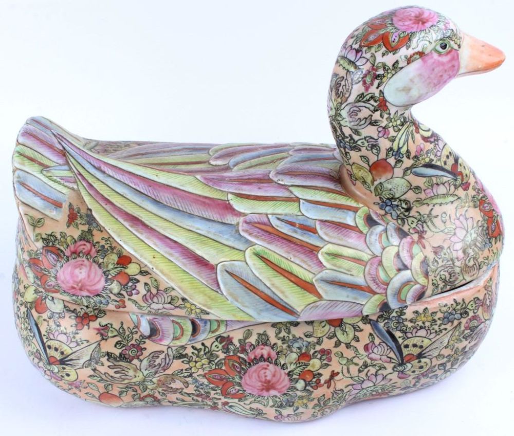 Lot 116272: ANTIQUE ROSE MEDALLION PORCELAIN GOOSE