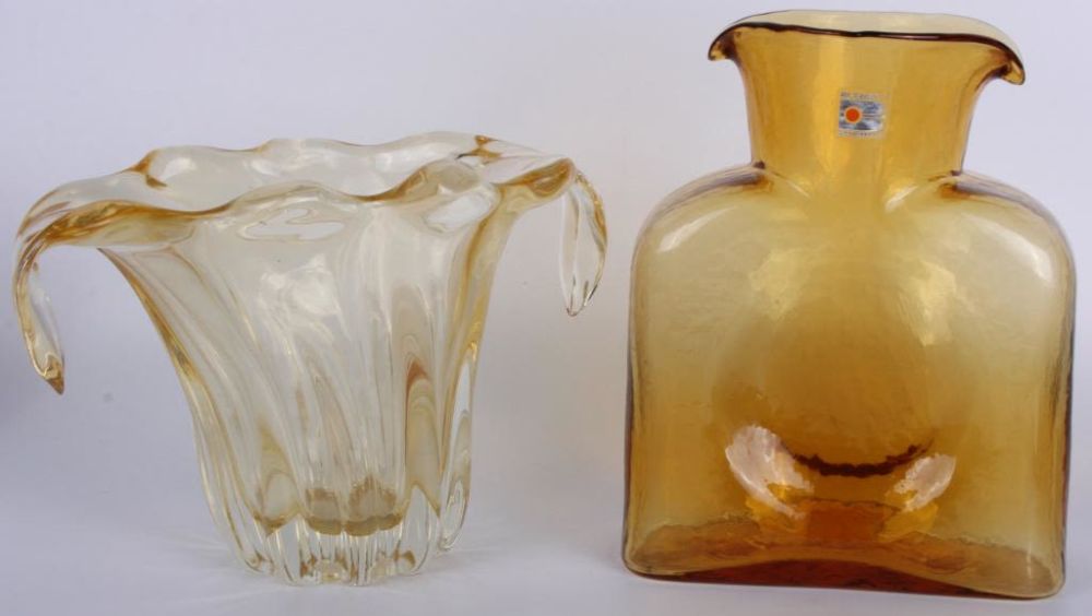 Lot 116289: BLENKO HANDMADE GLASS VASE & YELLOW GLASS VASE