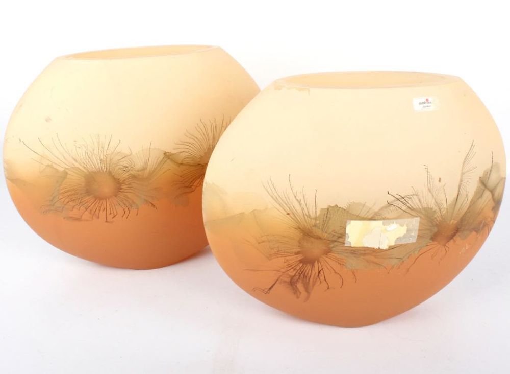 Lot 116291: AMBIENTE ZWIESEL GERMAN CAMEO GLASS VASES - (2)