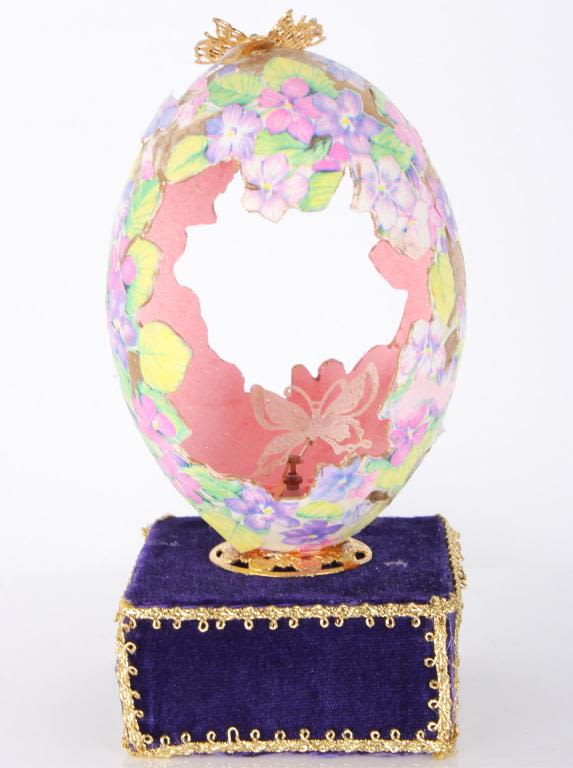 Lot 116306: GENUINE RHEA EGG BUTTERFLY MUSIC BOX
