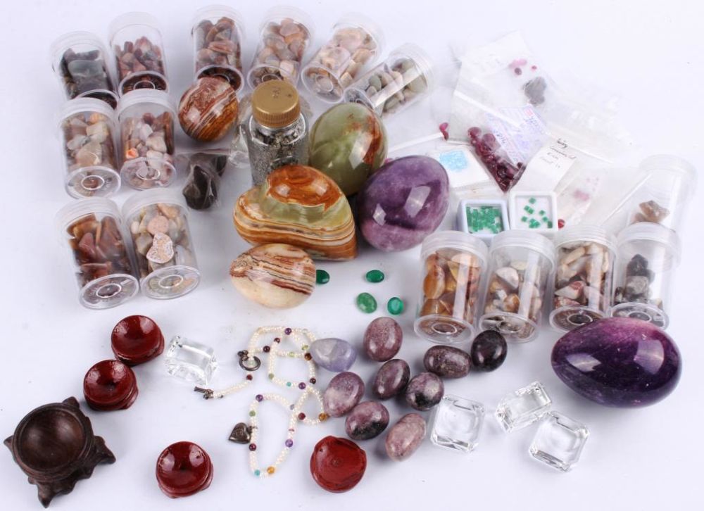 Lot 116373: BOX OF ASSORTED MINERAL SPECIMENS - VARIOUS