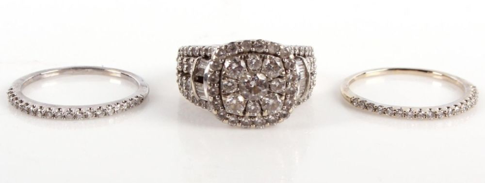 Lot 118012A: 14K WHITE GOLD & DIAMOND WEDDING BAND SET 5.6 CTW