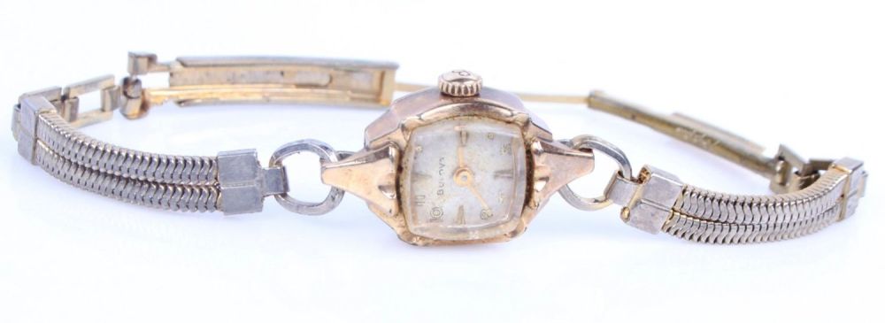 Lot 121300: 10K GOLD PLATED ANTIQUE BULOVA LADIES WRISTWATCH