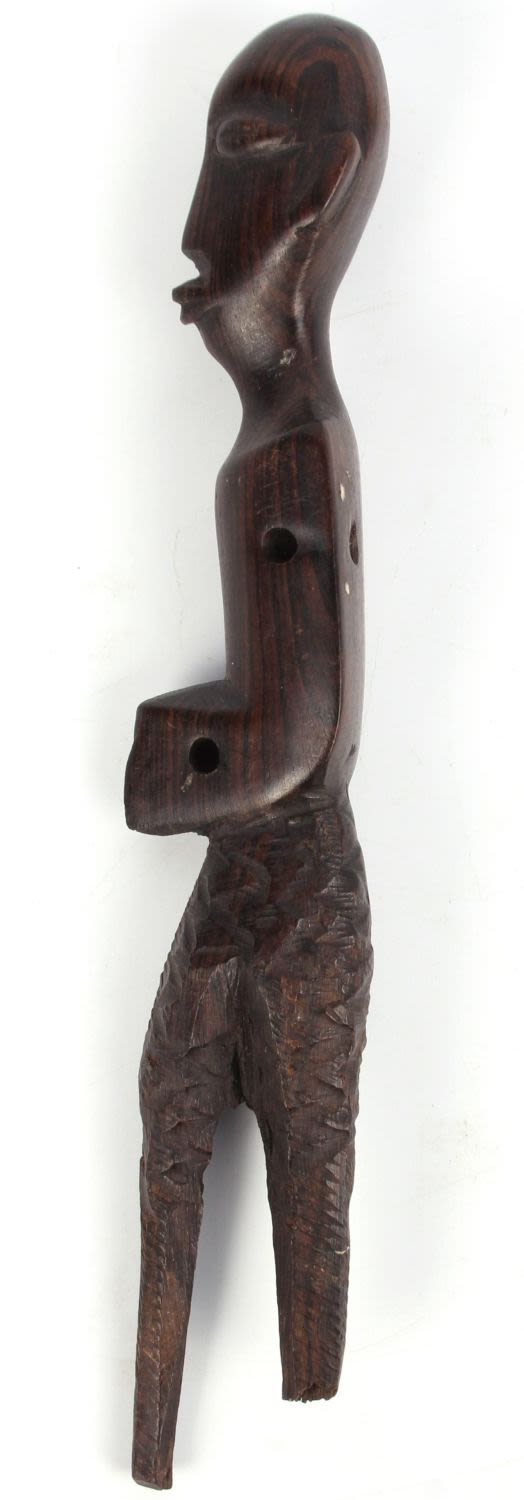 Lot 121338: VINTAGE HANDCARVED AFRICAN STATUE OF PERSON