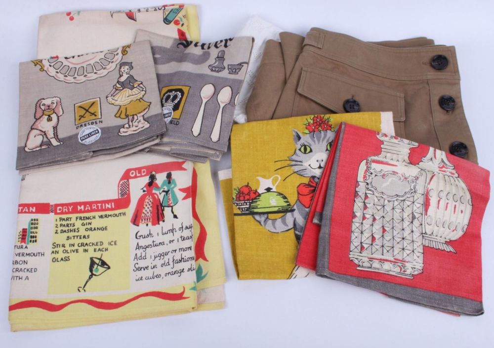 Lot 121346: VINTAGE LEACOCK TABLECLOTHS & VINTAGE CLOTHES - 7