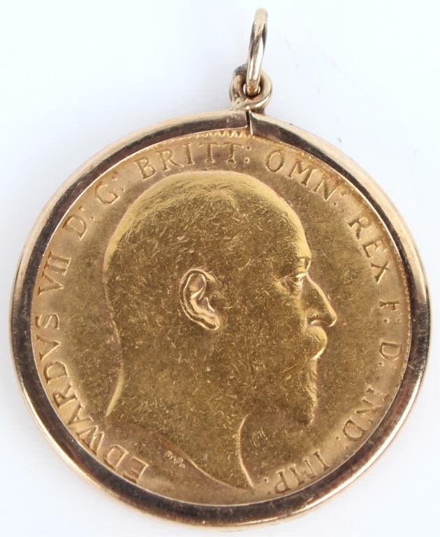 Lot 124161: 1908 EDWARD VII 22K GOLD SOVEREIGN W/ 18K RIM