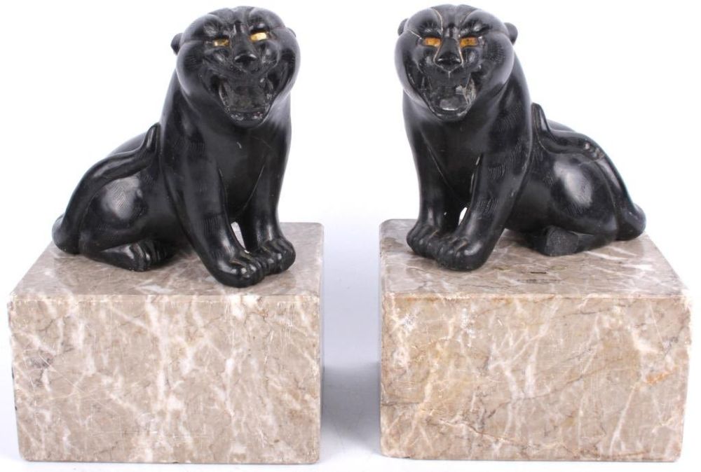 Lot 124372: BLACK ONYX LEOPARD STATUES & MARBLE STANDS - 4