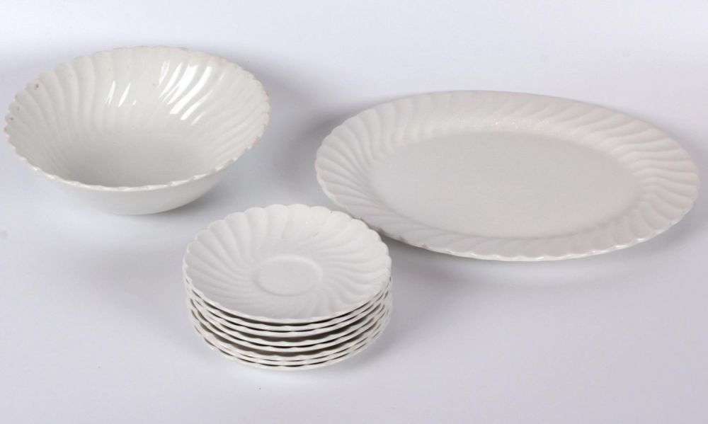 Lot 126193: JOHNSON BROS IRONSTONE SAUCERS & SERVING DISH (3)