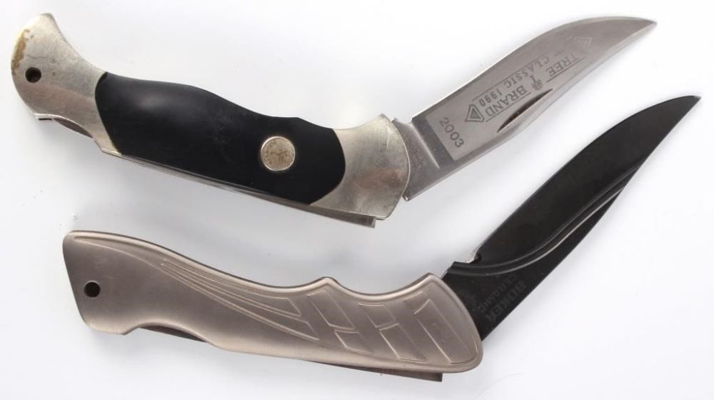 Lot 128159: BOKER TREE CERAMIC BLADE & 2003 ANNUAL - LOT OF 2