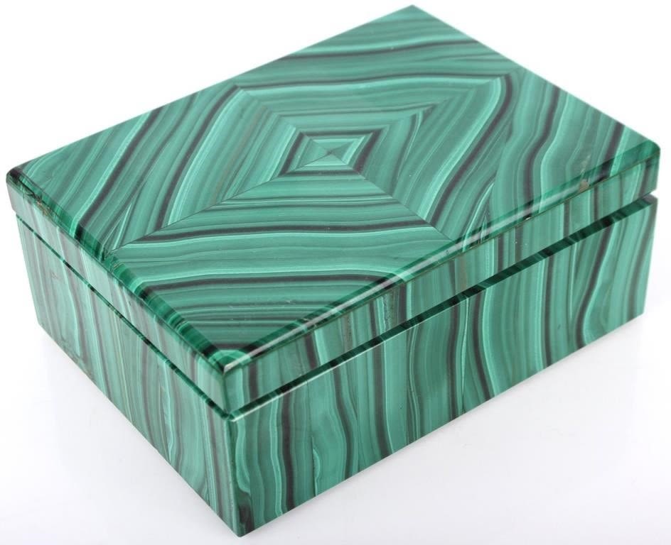 Lot 128182: EXTREMELY FINE MALACHITE ALABASTER BOX