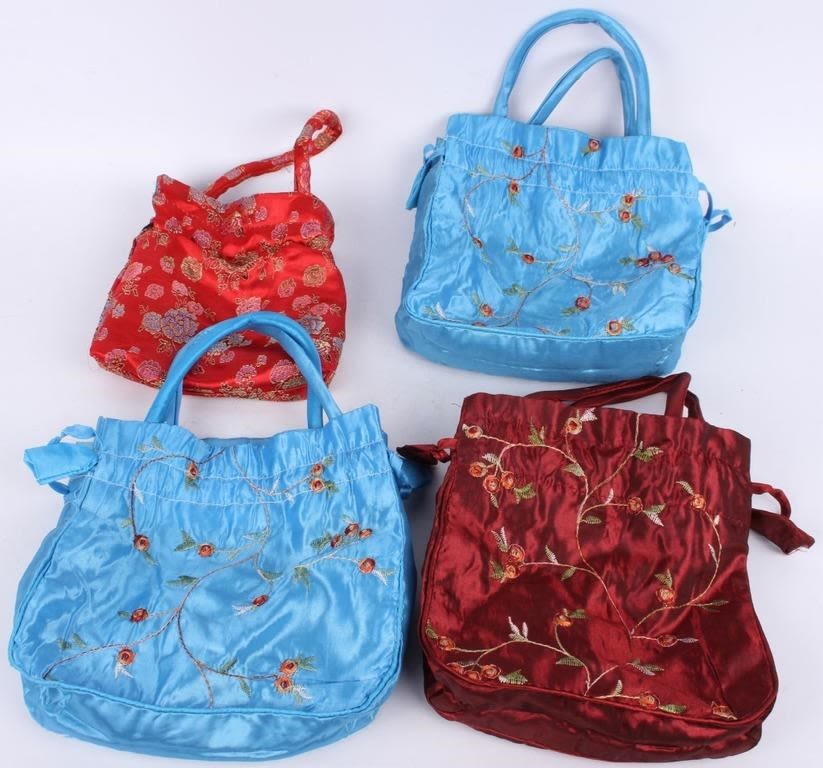 Lot 129197: ORNATE EMBROIDERED LADIES TRAVEL PURSES - LOT OF 4
