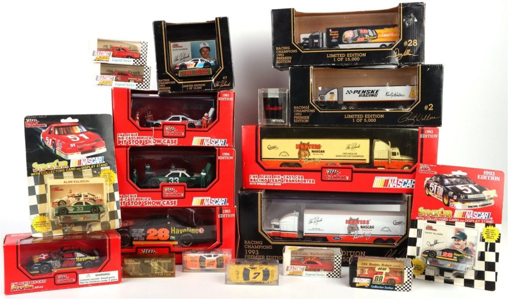 Lot 133211: NASCAR CHAMPIONS & OTHERS MEMORABILIA - LOT OF 19