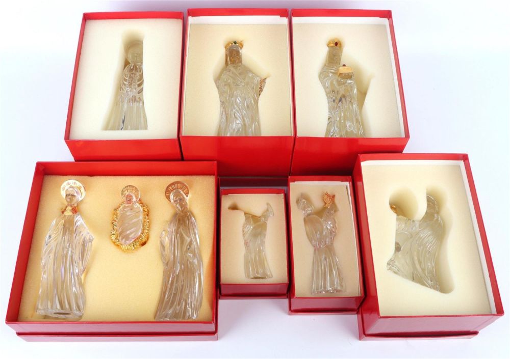 Lot 135183: GORHAM CRYSTAL CUT & GOLD JESUS NATIVITY SCENE