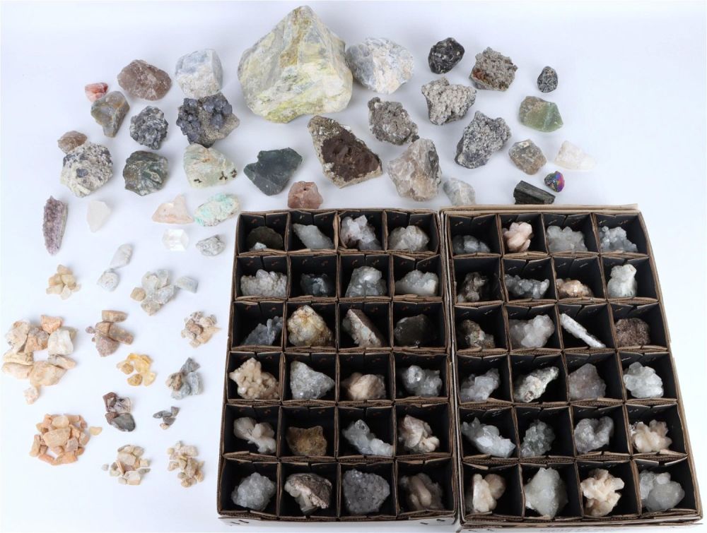 Lot 136181: COLLECTIBLE ASSORTED GEODES & MINERALS - (205)