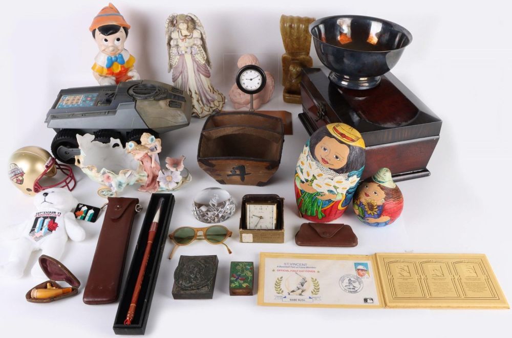 Lot 138155: VINTAGE & ANTIQUE STARTER KIT #1 - LOT OF 23