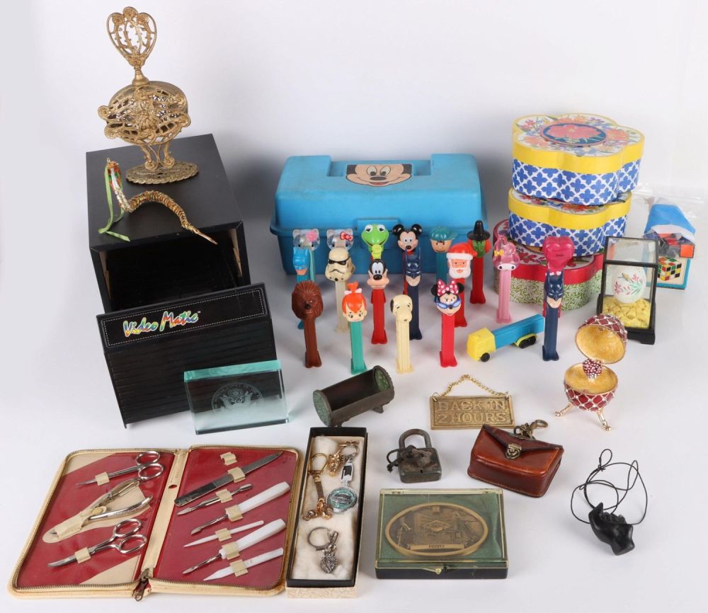 Lot 138156: VINTAGE & ANTIQUE STARTER KIT #2 - LOT OF 42