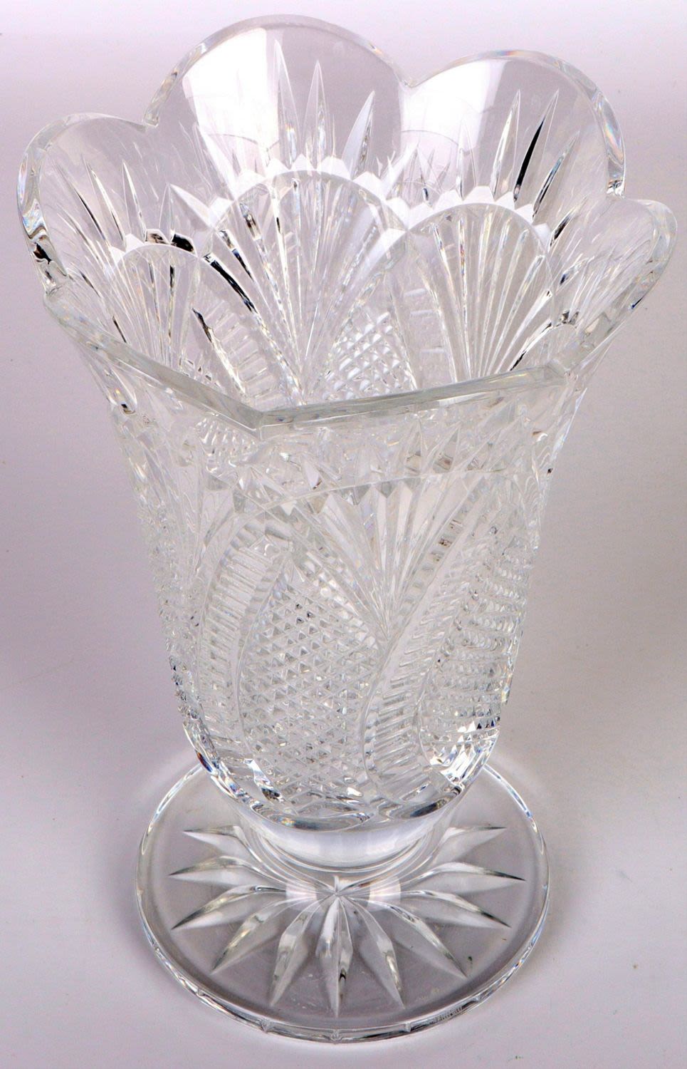 Lot 138163: WATERFORD CRYSTAL FLOWER VASE