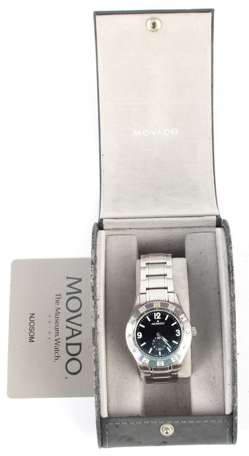 Lot 138191: MOVADO STAINLESS STEEL MEN'S WATCH WITH BOX