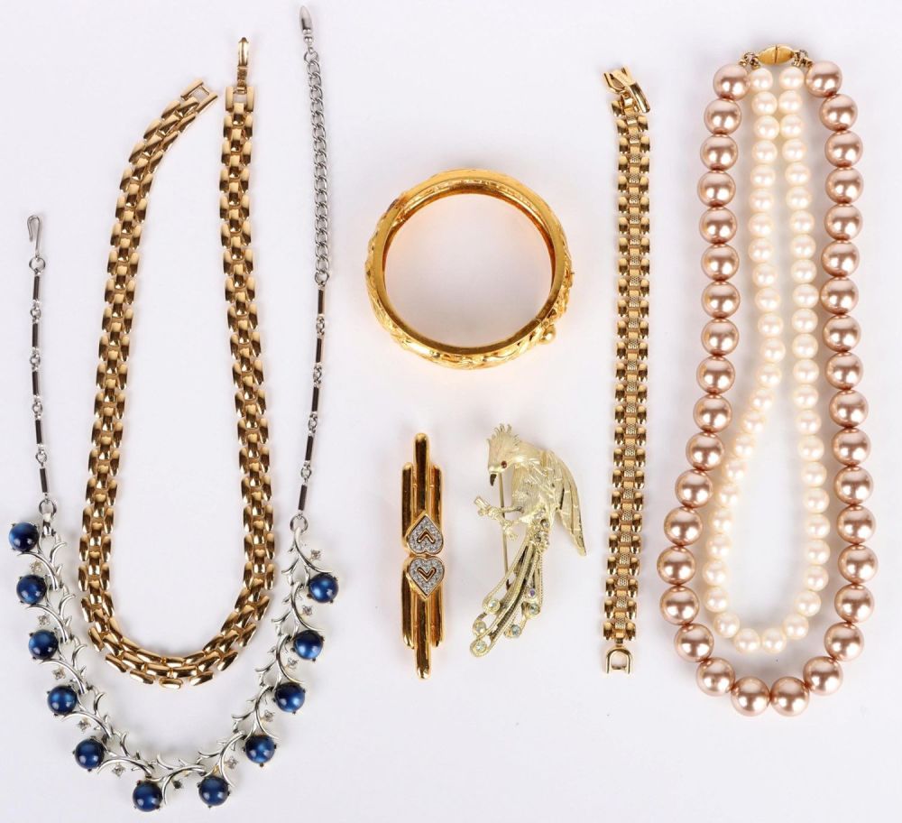 Lot 141193: DESIGNER LADIES FASHION JEWELRY - NAPIER, MONET