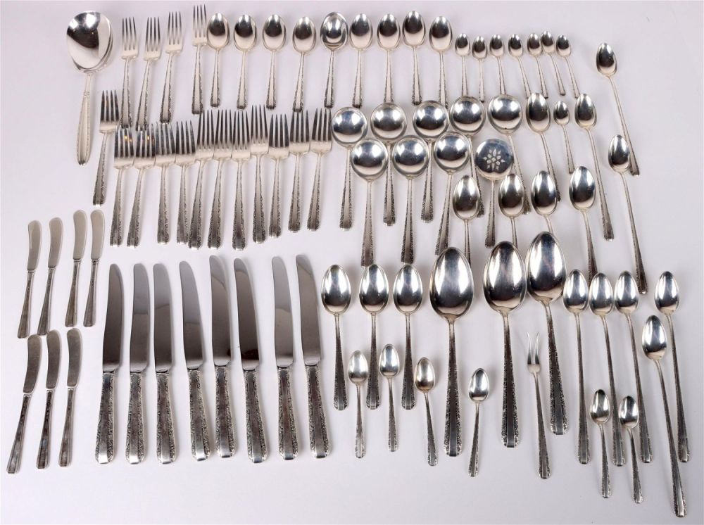 Lot 142156: STERLING SILVER TOWLE "CANDLELIGHT" SET FOR 8