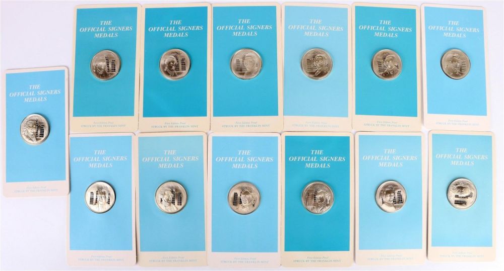 Lot 142168: STERLING SILVER FRANKLIN MINT SIGNERS METALS (13)
