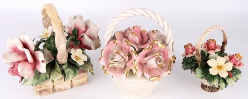 Lot 145242: ITALIAN CAPODIMONTE PORCELAIN FLORAL BASKETS (3)