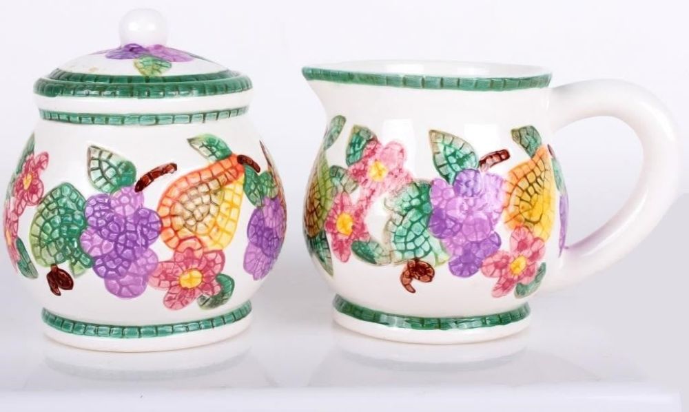 Lot 145247: HEARTFELT KITCHEN CREATIONS SUGAR BOWL & CREAMER