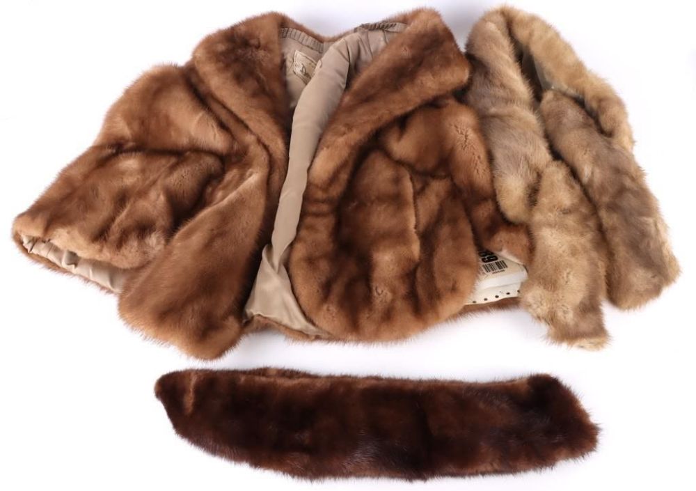 Lot 145268: GENUINE MINK FUR LADIES COAT & COLLARS - LOT OF 3