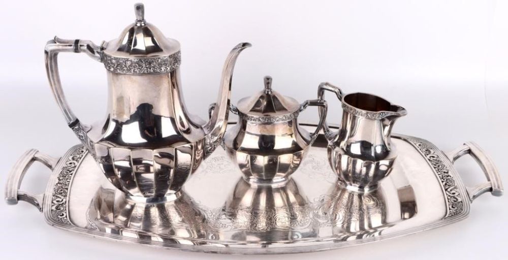 Lot 145275: STERLING PLATED COMMUNITY PLATE CORONATION SET