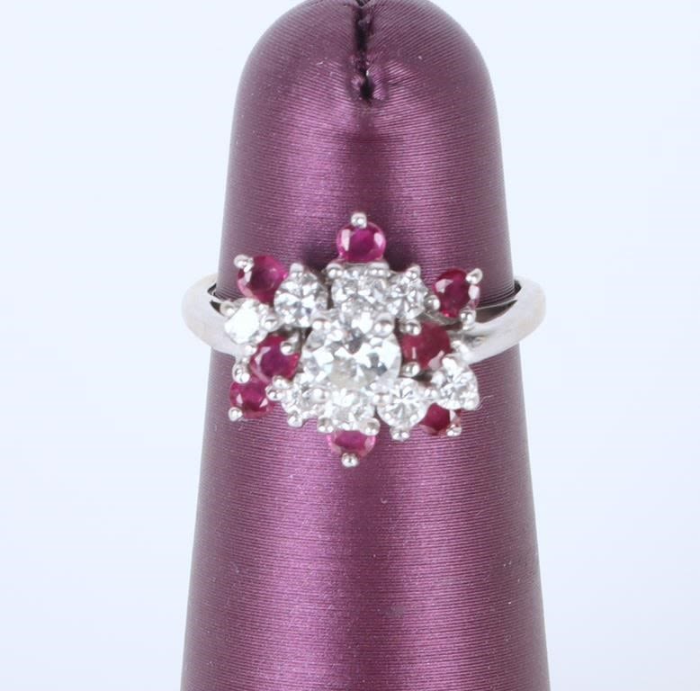 Lot 145024a: 14K WHITE GOLD .5CT DIAMOND & GARNET LADIES RING