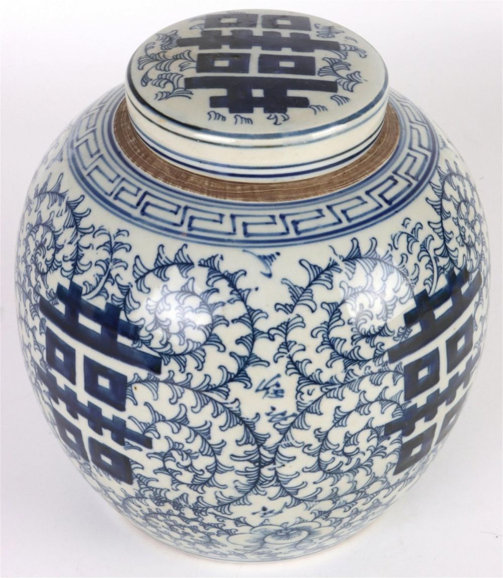Lot 148247: QINGHUA PORCELAIN GINGER JAR MING DYNASTY DESIGN