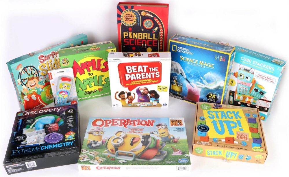 Lot 149187A: FAMILY BOARD GAME &  ACTIVITY KIT LOT OF 10