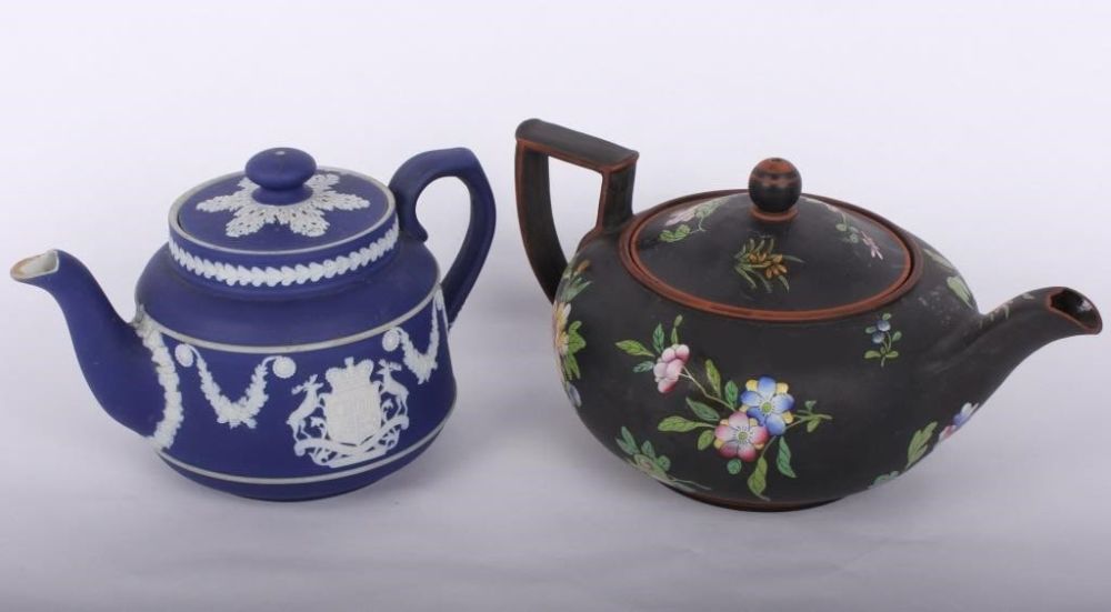 Lot 150215: ANTIQUE JASPERWARE WEDGWOOD ADAMS TEAPOT LOT OF 2
