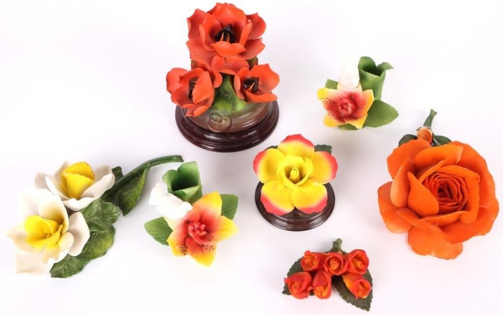 Lot 154171: ITALIAN CAPODIMONTE PORCELAIN FLORAL SCULPTURES