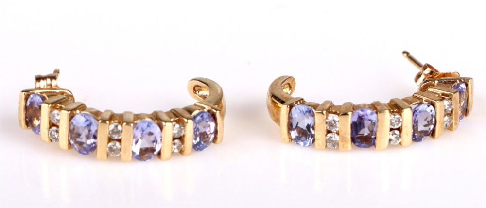 Lot 156150: 10K YELLOW GOLD TANZANITE DIAMOND LADIES EARRINGS