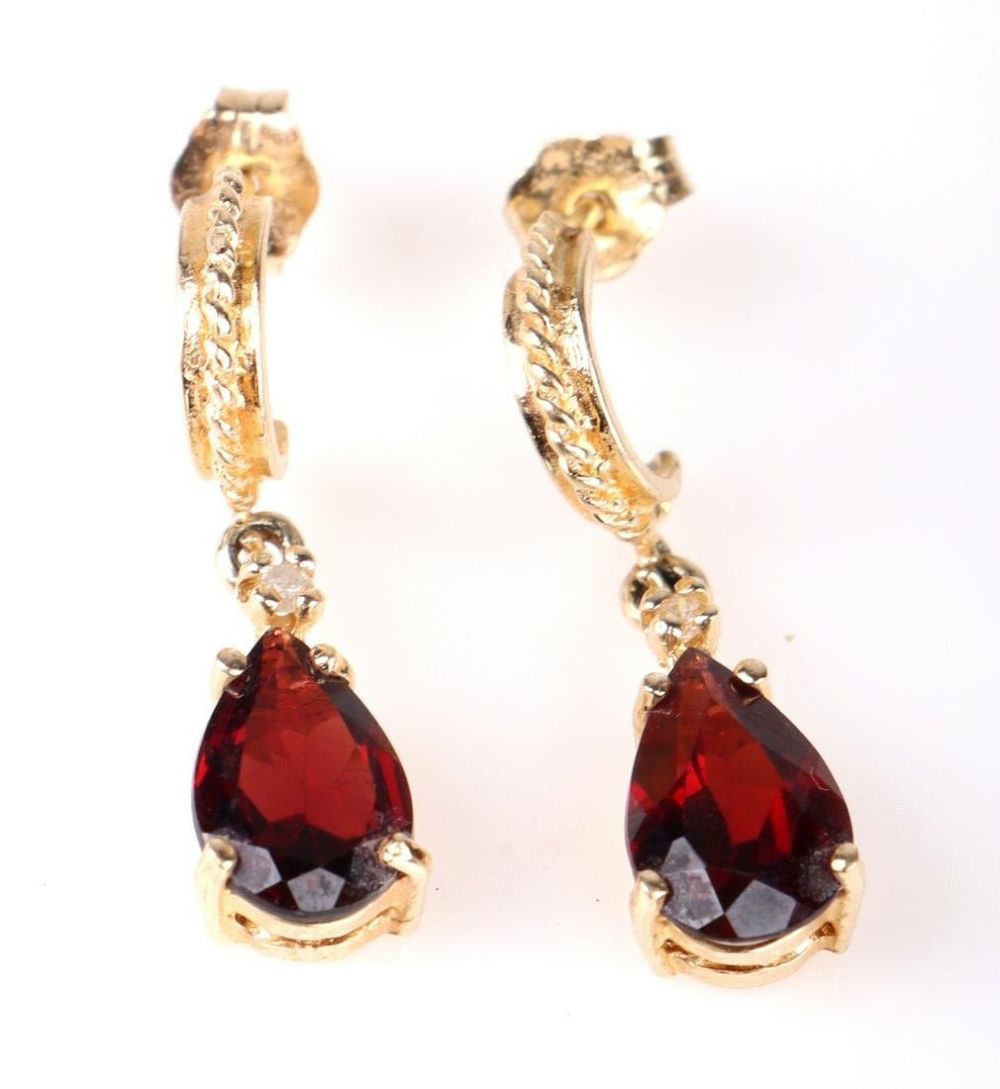 Lot 156153: 14K YELLOW GOLD GARNET LADIES EARRINGS