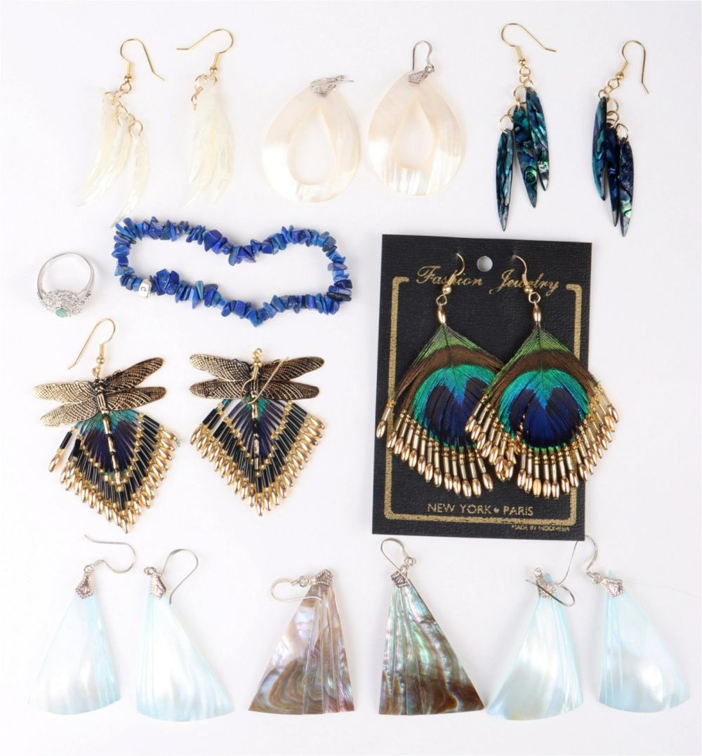 Lot 156167: COLLECTIBLE LADIES ORNATE FASHION JEWELRY