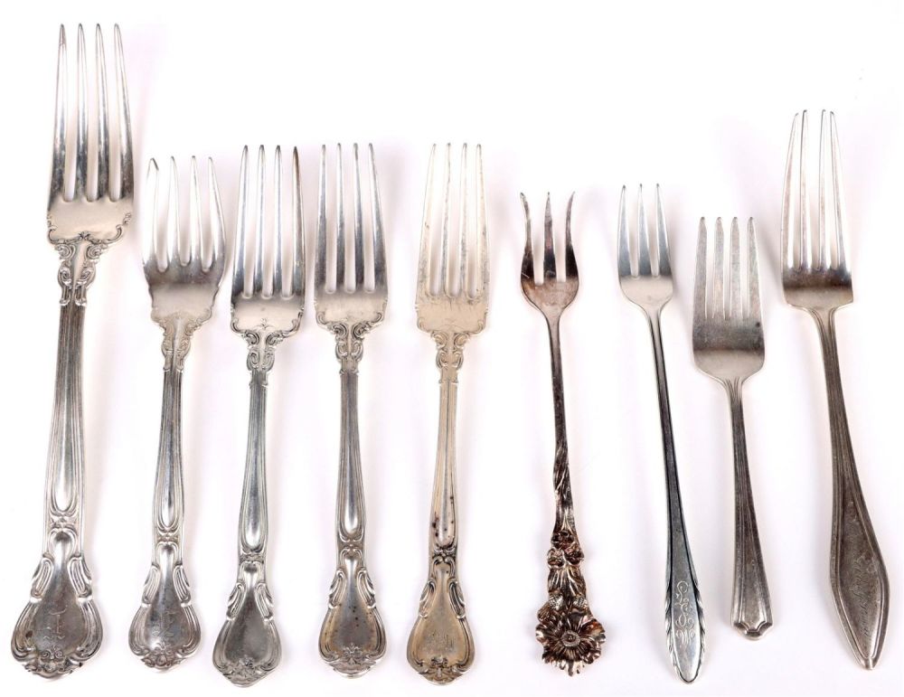 Lot 156256: VINTAGE SOLID STERLING SILVER FORKS - LOT OF 9