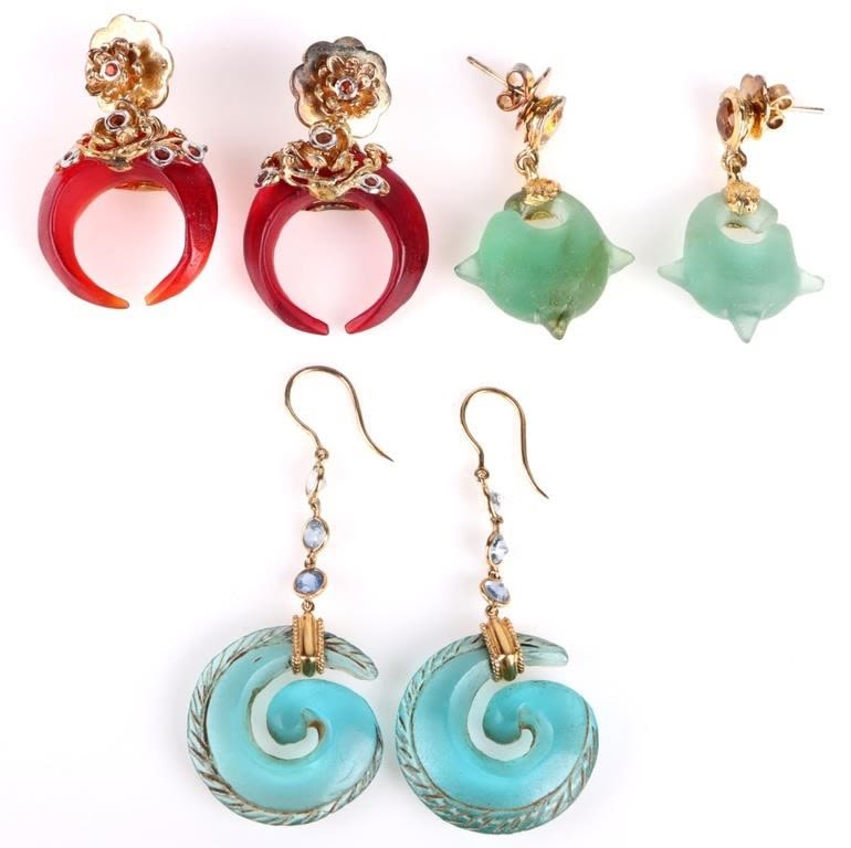 Lot 157190: VERMEIL SA HUYUH GLASS SAPPHIRE REPLICA EARRINGS