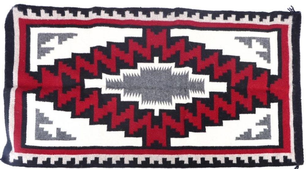 Lot 157244: HANDMADE WOVEN NATIVE AMERICAN TEXTILE RUG